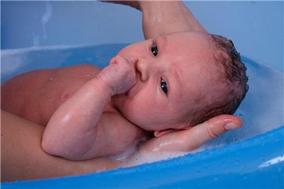 El baño del bebé: ¿cuánto y cuándo bañarlo?